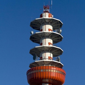 Torre di Comunicazione Combinata in Acciaio Angolare ad Alta Resistenza per Progetti di Copertura del Segnale Wireless 4G in Zone Montane e Collinari - Product Image 1