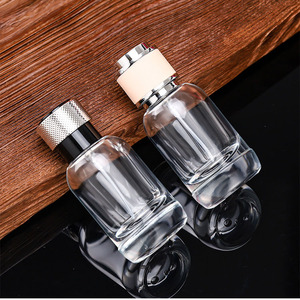 Phổ Biến Màu Hồng Chai Nước Hoa Vòng Vai Đáy Tròn Nước Hoa Chai Thủy Tinh Với Nắp Màu Đen Cho Phụ Nữ 50Ml - Product Image 4