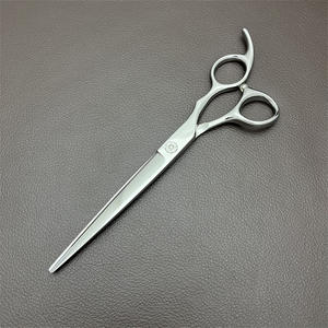 Tijeras de peluquería para mascotas Ks de 7 pulgadas, de acero inoxidable, para uso profesional. - Product Image 4