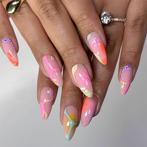 <span class=keywords><strong>Uñas</strong></span> Postizas Largas en Forma de Almendra con un Diseño de Graffiti Colorido con un Esquema de Colores <span class=keywords><strong>Rosa</strong></span>, Azul <span class=keywords><strong>y</strong></span> <span class=keywords><strong>Naranja</strong></span> en Contraste - Product Image 1