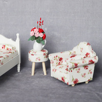 1:12 skala DIY mainan kayu rumah boneka Mini furnitur kecil bunga Sofa tunggal untuk kamar tidur ruang tamu Model pemandangan