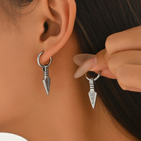 Nouvel Arrivage Boucles d'oreilles clous pendentif flèche, style neutre et tendance, en acier inoxydable, bijoux de mode unisexe, vente en gros usine