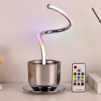 Lámpara de Mesa LED RGB de Aluminio Moderna y Contemporánea con Pantalla en Forma de Taza de Café, Control Remoto, Recargable por USB, Regulable