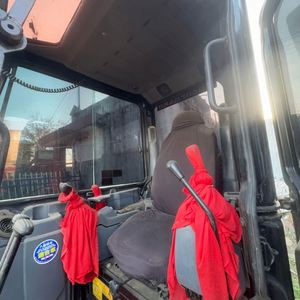 Presque neuf, de haute qualité, mini-excavatrice hydraulique sur chenilles Caterpillar 303 de 3 tonnes d'occasion pour travaux d'aménagement paysager - Product Image 2