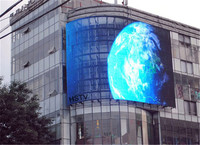 P15.625 Pantalla de medios LED para exteriores de malla grande Llamativo efecto 3D Pantalla de video de película HD en la pared del edificio