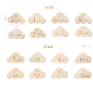 Calendrier de croissance double face en bois pour bébé, avec motifs nuage, pour enregistrer les étapes importantes et les photos de la première année de vie, idéal pour les échanges transfrontaliers - Product Image 5