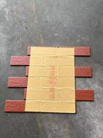 Conception de mosaïque de bande mate pour le mur extérieur de bâtiment moderne Carreau de céramique d'aspect de brique rouge pour la villa de jardin de maison