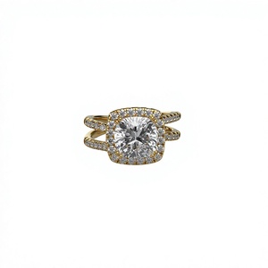 Bague de fiançailles solitaire en diamant de laboratoire taille coussin plaqué or 18K 14K, double bande pavée de diamants ronds, style classique - Product Image 5