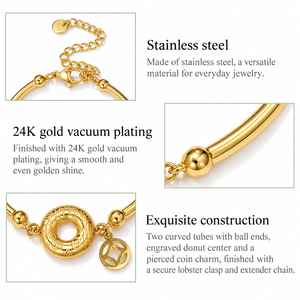 Bracelet jonc pour femme en acier inoxydable doré, design tube incurvé avec breloques gravées en forme de donut et de pièce de monnaie, réglable 12+5 cm - Product Image 2