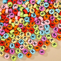 Perles plates en acrylique multicolores, lettres anglaises A-Z, taillées Asscher, pour la fabrication de colliers éducatifs pour enfants (100)