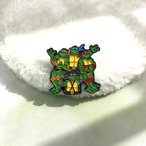 Bán Buôn Kim Loại Pins Màu Xanh Lá Cây Rùa Phim Hoạt Hình Phim Hoạt Hình Màu Xanh Lá Cây Rùa Anh Em Trâm Kim Loại Huy Hiệu Ve Áo Pins - Product Image 2