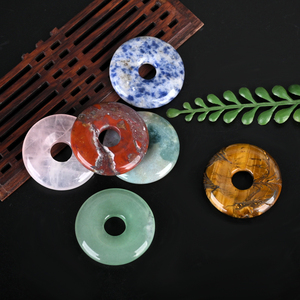 Accessoires de bijoux DIY en gros : Pendentif donut à grand trou motif paix pour agate, cristal Feng Shui, pendentifs et breloques de mode - Product Image 4