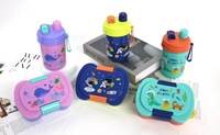Boîte à lunch et gourde pour enfants motif dessin animé, en plastique, avec compartiments, fourchette et cuillère incluses – Idéal pour les écoles primaires