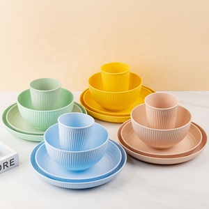 Ensemble de vaisselle en plastique réutilisable au design moderne, nouvelle sortie, gobelet, assiette, bol, couverts, vaisselle pour mariages et fêtes - Product Image 2