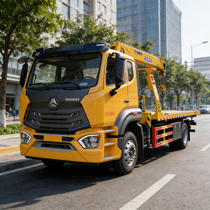 Camion de dépannage à plateau plat Howo 5-6 tonnes avec grue pour le sauvetage d'urgence, camion de dépannage 4x2 avec grue hydraulique, camion de dépannage à plateau plat - Product Image 1