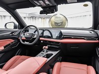 SUV performant et abordable, consommation de carburant de 6,15 L/100 km, 540 °   Vues panoramiques du Changan X5 PLUS pour les marchés mondiaux