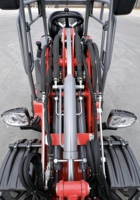 Nuovo Mini Caricatore a Ruote HZM807 600KG con Motore Perkins (18.4KW), Batteria VARTA e Sistema Idraulico