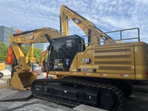 Excavatrice sur chenilles CAT 345GC d'occasion en bon état, série GC, grande excavatrice avec cabine climatisée en option et accessoire brise-roche hydraulique - Product Image 1