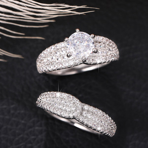 Set di Anelli di Fidanzamento con Zirconi Scintillanti per Donne, Gioielli Eleganti e di Lusso alla Moda - Product Image 4
