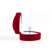Vente d'usine - Boîte à bagues de fiançailles en tissu floqué personnalisée en forme de cœur rouge - Emballage de boîte à bijoux en velours avec logo en relief