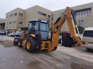 รถแบคโฮเดอร์ตัก CAT420F เครื่องยนต์ดีเซลมือสองสภาพดี70HP 2020 - Product Image 5