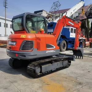 Excavadora de orugas pequeña Doosan DX55-9C usada de Corea, 5.5 toneladas, de segunda mano, excavadora hidráulica pequeña con pocas horas de trabajo para jardinería - Product Image 3