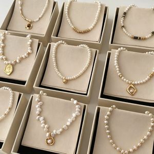 Collier pendentif en perles d'imitation géométriques irrégulières, style palais français vintage, chaîne de clavicule pour femme, idéal pour les soirées - Product Image 1