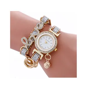 WJ-7001 yüksek kalite moda özelleştirilebilir OEM bileklik saatler aşk süsleyin lady saatı popüler alaşım kolye bilek saatler