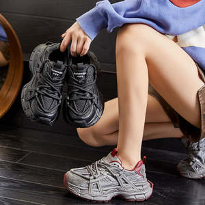 รองเท้าผ้าใบผู้หญิงสไตล์เกาหลีรุ่นใหม่ประจำฤดูใบไม้ร่วง ดีไซน์ย้อนยุค พื้นหนานุ่ม ระบายอากาศได้ดี พร้อมพื้นรองเท้าเสริมความสูง - Product Image 5