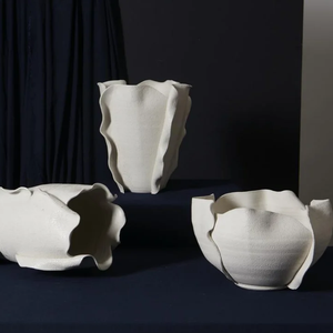 Vase à fleurs décoratif blanc fait main de style nordique, vase en céramique pour la décoration de la maison, ensemble de vases en céramique - Product Image 1