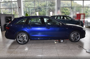 2024 <span class=keywords><strong>Audi</strong></span> <span class=keywords><strong>A4</strong></span> 5 puertas 5 plazas Avant 40 TFSI Transmisión de doble embrague de 7 velocidades modelo de coche usado elegante y dinámico - Product Image 3