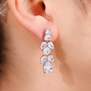 Orecchini in Cristallo Trasparente per Donne, Stile Ghiacciato, Eleganti Accessori per Abiti da Festa - Product Image 2