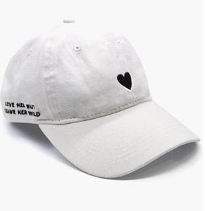 หมวกเบสบอลปักลายหัวใจใส่ได้ทั้งผู้หญิงและผู้ชายใส่ได้ทั้งยังรักเธอแต่ปล่อยให้เธออยู่คนเดียว - Product Image 4