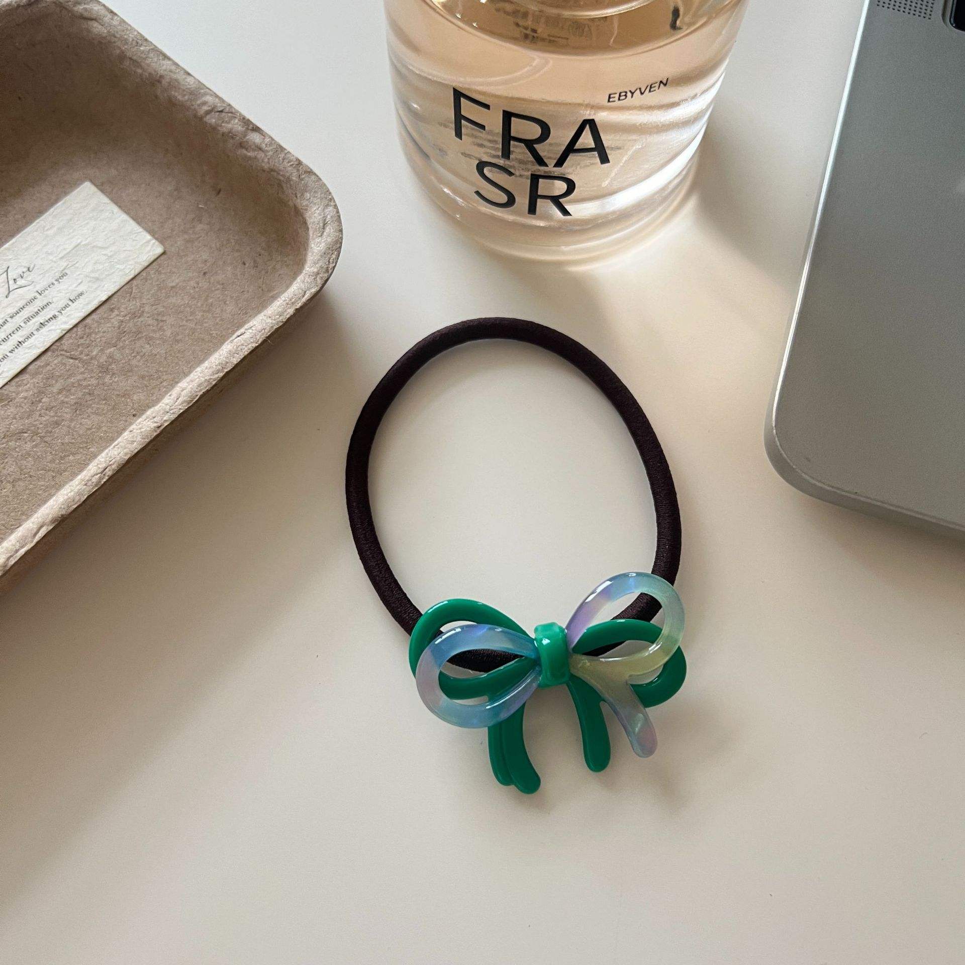 สีเขียว