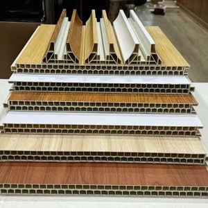 Panneau mural de cloison en <span class=keywords><strong>PVC</strong></span> double laminé imperméable en bois plastique pour intérieur pour atelier extérieur salle de bain cuisine - Product Image 1