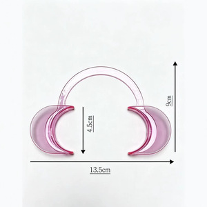 ที่เปิดปากรูปตัว C สีชมพู 13.5 ซม. อุปกรณ์จัดฟันสำหรับใช้ในบ้าน อุปกรณ์ดูแลช่องปากแบบใช้ครั้งเดียว - Product Image 1