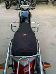 La moto Suzuki Hercules est économe en carburant et durable - Product Image 5