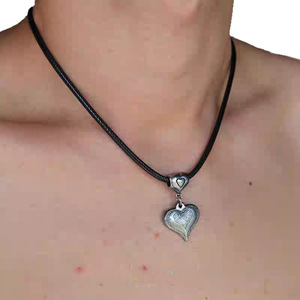 Collier pendentif soleil en forme de cœur en acier titane avec cordon en cuir, style vintage vieilli, bijoux de mode unisexe pour femme, pour le quotidien - Product Image 5