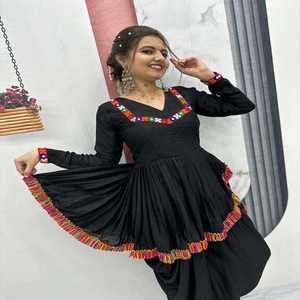 Dhoti Kediyu Tradicional de Algodón Riyon para Mujer, Diseño Kediyu con Amplio Vuelo, Ropa Étnica Elegante para Garba y Ocasiones Festivas - Product Image 1