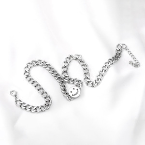 Yunnique-collar de acero inoxidable con cara sonriente de dibujos animados para hombres y mujeres, colgante de moda de estilo minimalista, joyería de cadena corta - Product Image 2