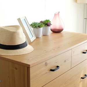 Explore nuestra gama de armarios espaciosos y elegantes. Maximice el almacenamiento del dormitorio con soluciones de armario personalizables disponibles. - Product Image 3