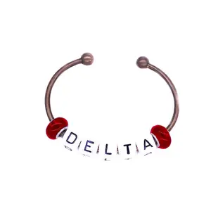 Elegante grego DST Inspirado Red Beaded Jóias Pulseira Aberta Dainty Delta Carta Dice Decorado Pulseira Para Mulheres Sorority