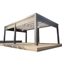 Pergola bioclimatique de luxe en aluminium à lames orientables avec éclairage LED automatique pour jardin et terrasse