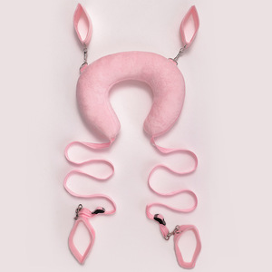 Almohada rosa para separar las piernas con correas ajustables para uso adulto, muebles sexuales - Product Image 1