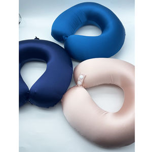 Protecteur de <span class=keywords><strong>cou</strong></span> de voyage en forme de U d'oreiller d'<span class=keywords><strong>avion</strong></span> en soie de mûrier pur avec mousse à mémoire de forme confortable pour les voyages en voiture de train d'<span class=keywords><strong>avion</strong></span> - Product Image 3