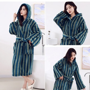 <span class=keywords><strong>Accappatoio</strong></span> Unisex in Pile Corallo di Poliestere <span class=keywords><strong>con</strong></span> <span class=keywords><strong>Cappuccio</strong></span> a Righe, <span class=keywords><strong>Morbido</strong></span> e Traspirante per l'Inverno - Product Image 4