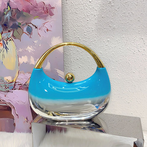 Sac à main rigide en acrylique brillant personnalisé et tendance avec boucle de fermeture à brin unique, motif dégradé lune, pour rouge à lèvres et monnaie, Tanjing - Product Image 4