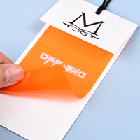 Vente chaude Étiquettes de vêtements en papier écologiques personnalisées Logo personnalisé imprimé Étiquettes suspendues pour vêtements