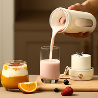Nieuwe multifunctionele reis- en huishoud-smoothiemaker, fruitpersfles, ijsblender met 10 messen, draagbare mixbeker