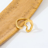 Joolim Vente en Gros de Bijoux Haut de Gamme PVD Étanche et Sans Décoloration Mode Simple Grand Coeur Creux d'Amour Bague en Acier Inoxydable pour Femmes